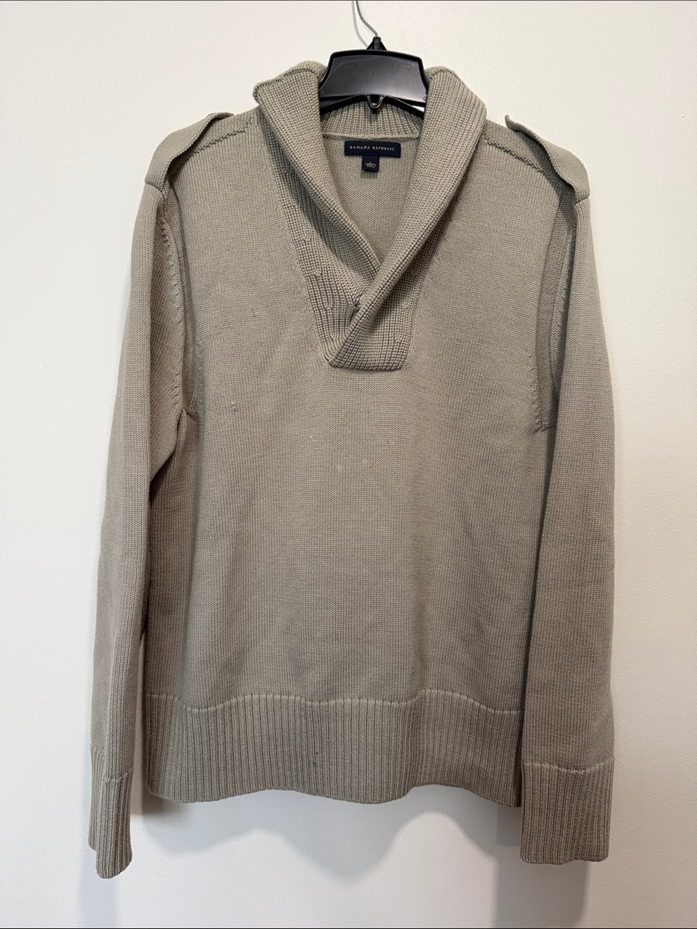 Banana Republic Men's V-Neck Sweater in Taupe